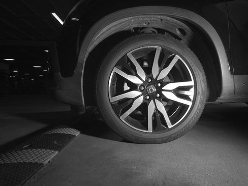 Used 2020 Honda Pilot Touring image 5