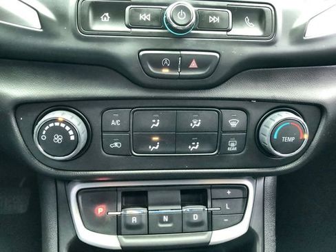 Used 2022 GMC Terrain SLE w/ Elevation Edition AWD/4WD image 18