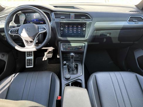 Used 2022 Volkswagen Tiguan SE R-Line image 14
