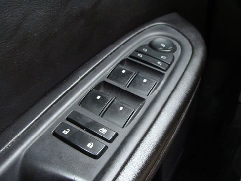 Used 2017 Chevrolet Traverse Premier image 21