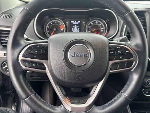 Used 2019 Jeep Cherokee Latitude Plus image 15
