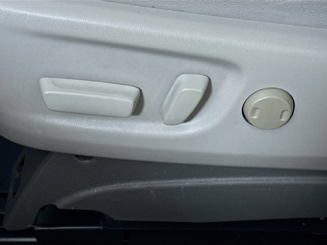 Used 2016 Toyota Sienna XLE w/ XLE Navigation Package FWD image 12