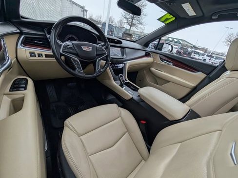 Used 2019 Cadillac XT5 Premium Luxury image 6