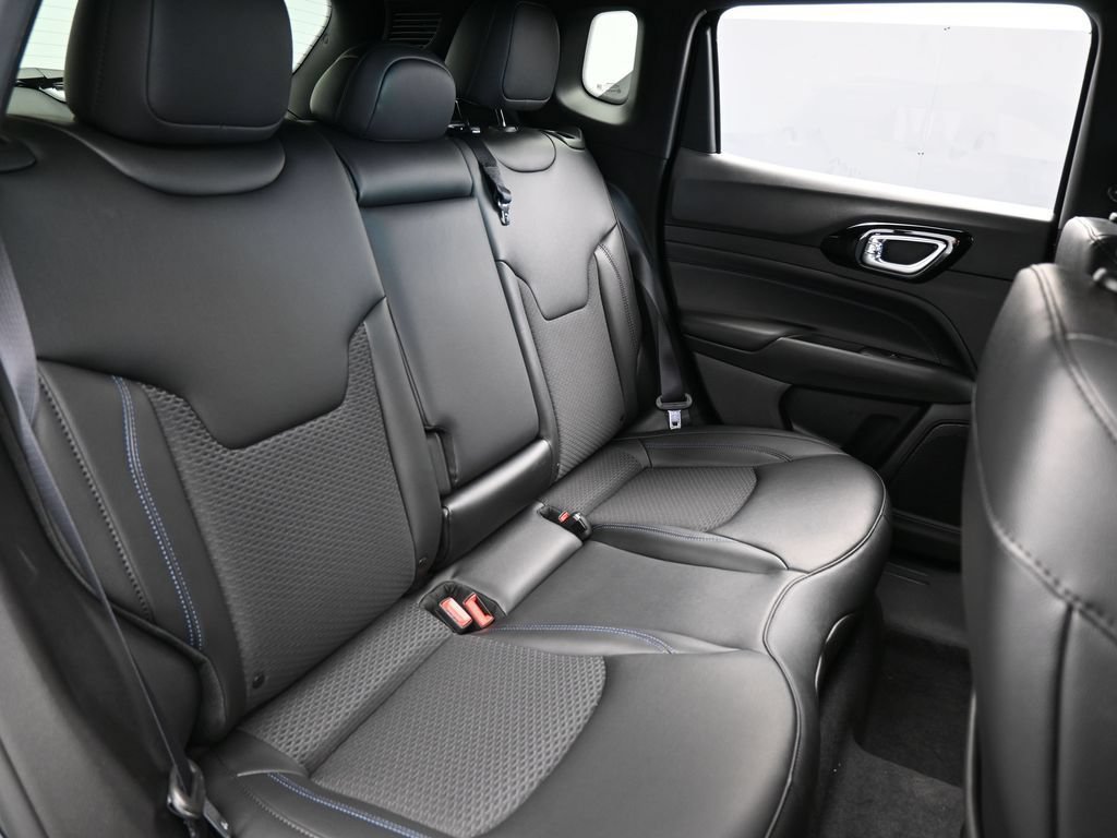 New 2026 Jeep Compass Latitude AWD/4WD image 37