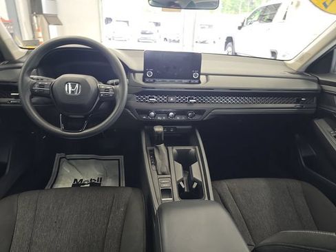 Used 2023 Honda Accord EX image 11