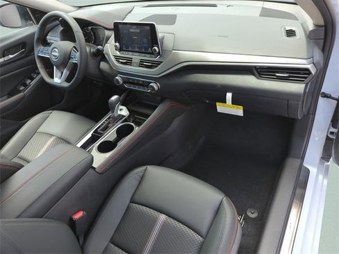 New 2025 Nissan Altima 2.5 SR image 13