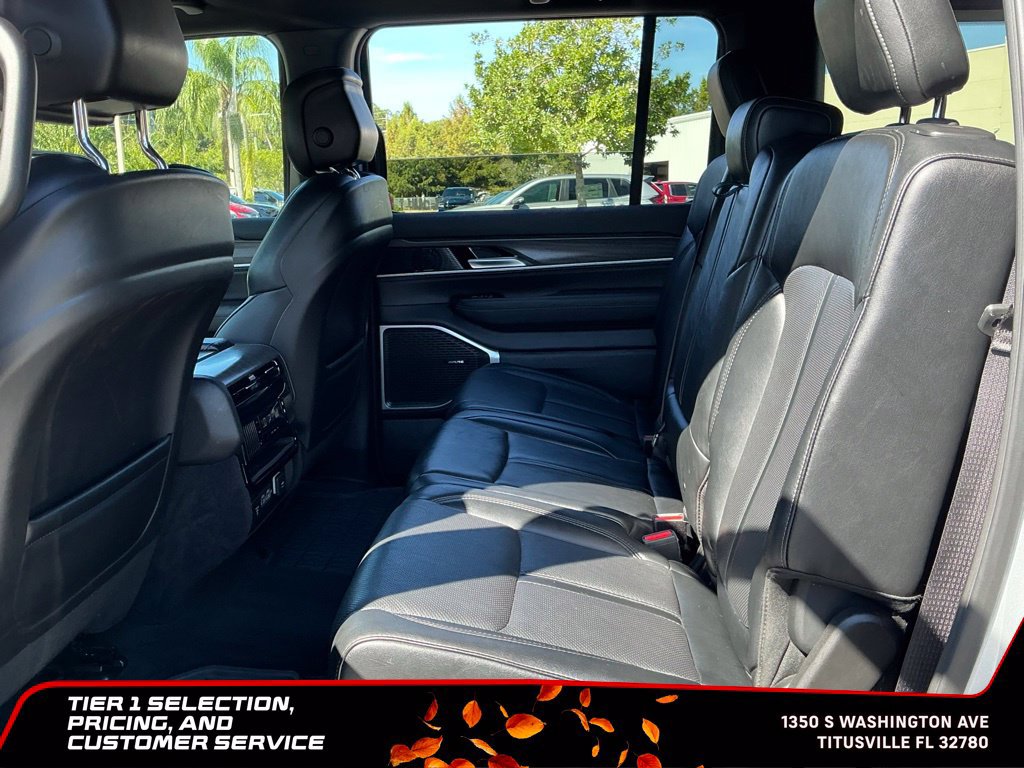 Used 2024 Jeep Wagoneer L Series II w/ Flexible Seating Group RWD image 28