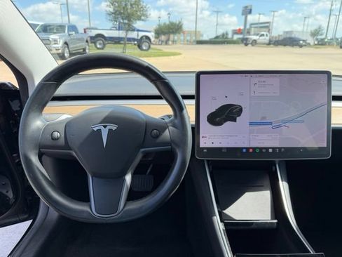 Used 2019 Tesla Model 3 RWD image 13