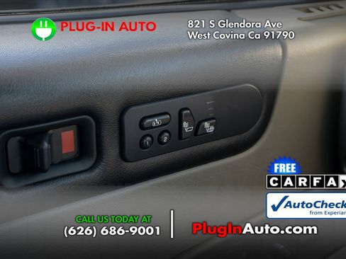 Used 2004 HUMMER H2 w/ Preferred Equipment Group image 26