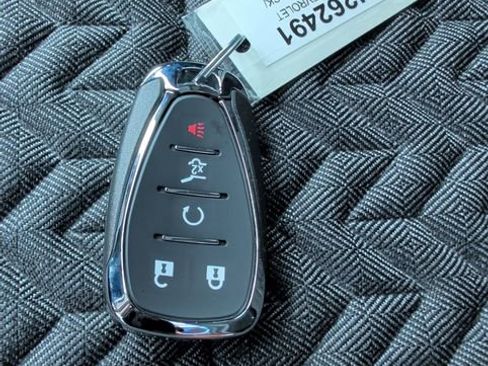 Used 2024 Chevrolet Equinox LT w/ LPO, Cargo Package FWD image 25