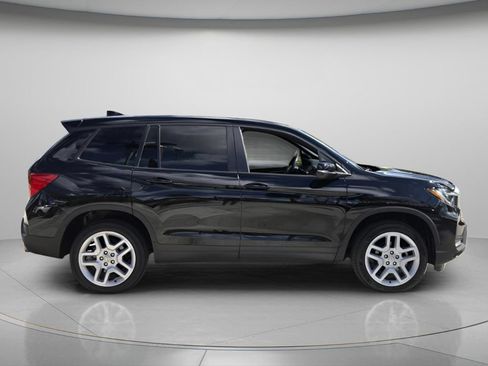 Used 2025 Honda Passport EX-L image 3