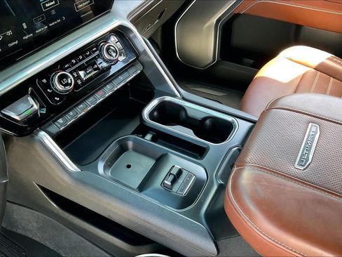 Used 2024 GMC Sierra 2500 Denali Ultimate AWD/4WD image 16