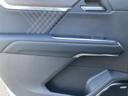 New 2026 GMC Acadia Denali w/ Super Cruise Package image 26