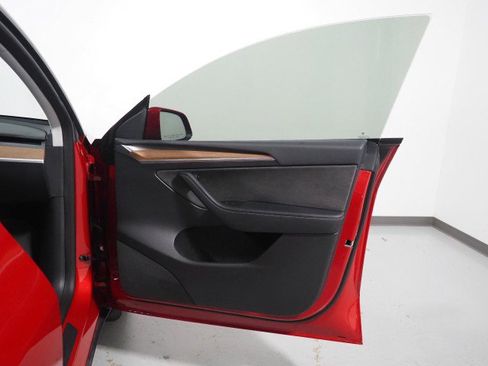 Used 2023 Tesla Model Y Performance image 57