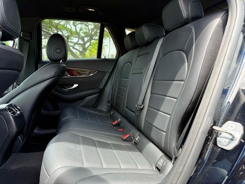 Used 2019 Mercedes-Benz GLC 300 4MATIC image 11