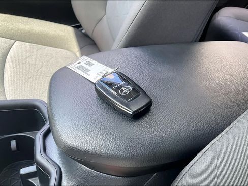Used 2025 Toyota RAV4 XLE w/ Convenience Package AWD/4WD image 14
