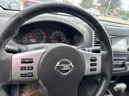 Used 2015 Nissan Frontier SV AWD/4WD image 5