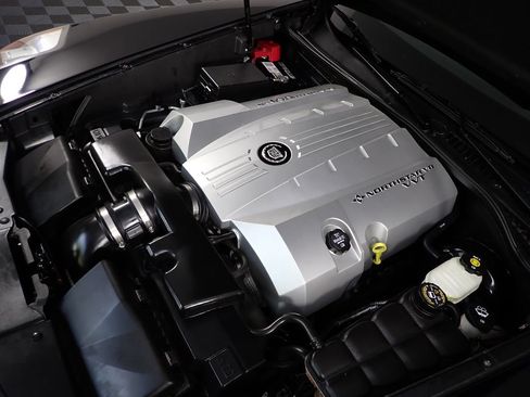 Used 2005 Cadillac XLR RWD image 35