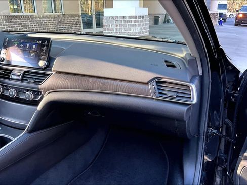Certified 2020 Honda Accord Touring image 18