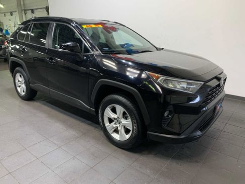 Used 2021 Toyota RAV4 XLE image 2