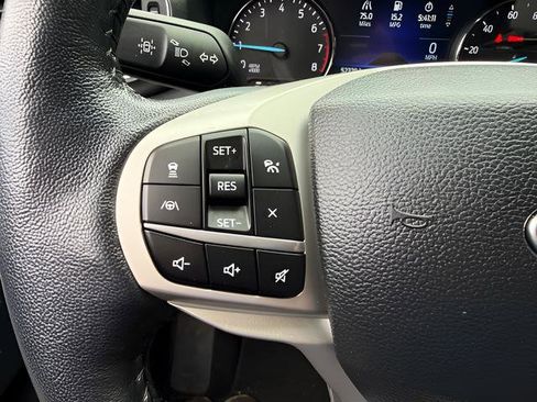 Certified 2022 Ford Explorer XLT w/ Equipment Group 202A AWD/4WD image 19