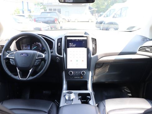 Used 2024 Ford Edge SEL AWD/4WD image 16