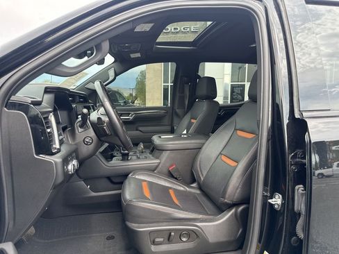 Used 2022 GMC Sierra 1500 AT4 w/ AT4 Premium Package AWD/4WD image 9