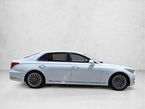 Used 2017 Genesis G90 3.3T Premium RWD image 4