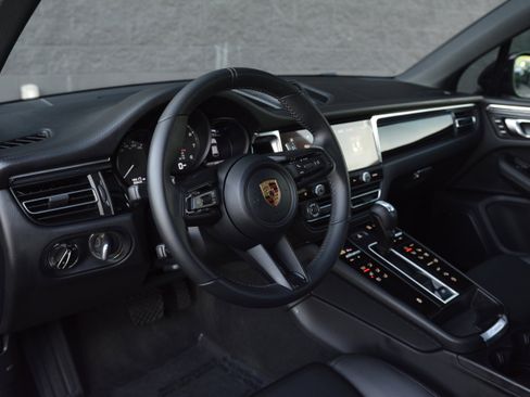 Used 2026 Porsche Macan image 16