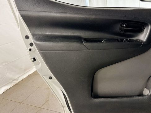 Used 2016 Nissan NV200 S w/ Cruise Control Package image 16
