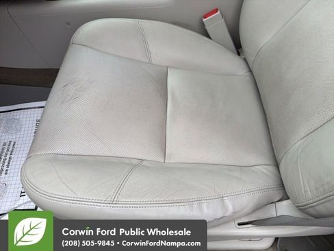 Used 2014 GMC Sierra 2500 SLT w/ SLT Convenience Package image 25