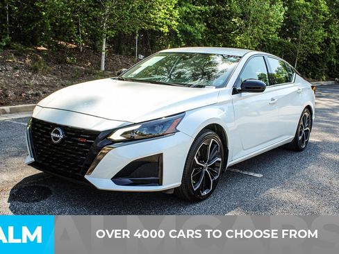 Used 2025 Nissan Altima 2.5 SR FWD image 3