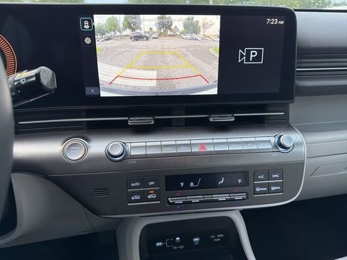 Used 2025 Hyundai Kona SEL image 11