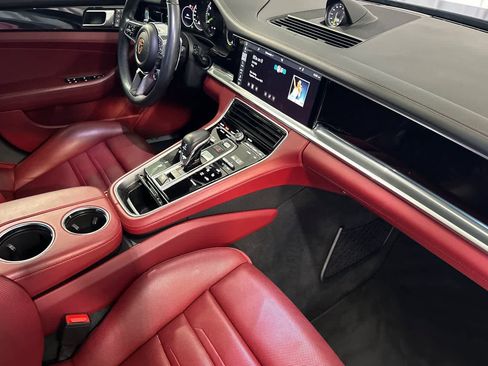 Used 2018 Porsche Panamera 4 AWD/4WD image 17