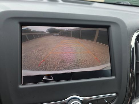 Used 2022 Chevrolet Equinox RS FWD image 22