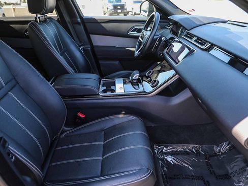 Used 2022 Land Rover Range Rover Velar R-Dynamic S image 16