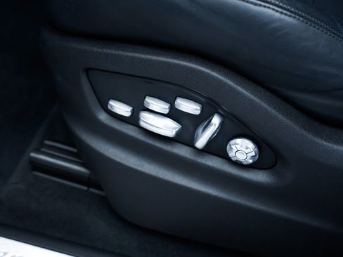 Certified 2020 Porsche Cayenne AWD/4WD image 13
