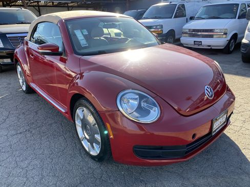 Used 2015 Volkswagen Beetle 1.8T FWD image 7