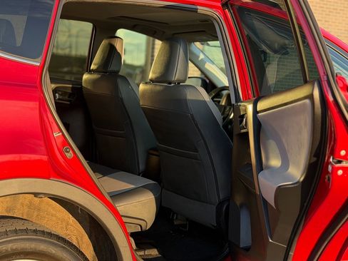 Used 2014 Toyota RAV4 Limited w/ Technology Package image 8