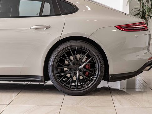 Used 2019 Porsche Panamera image 7