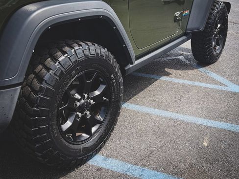 Used 2022 Jeep Wrangler Sport AWD/4WD image 12
