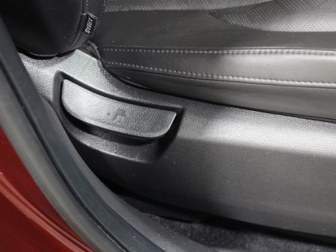 Used 2023 Kia Carnival EX FWD image 27