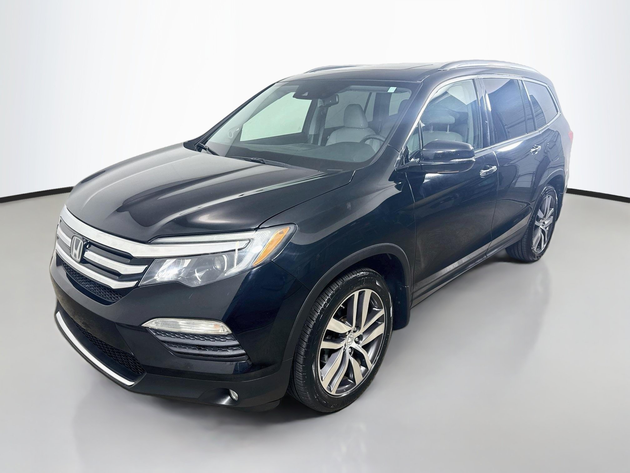 Used 2016 Honda Pilot Touring image 3
