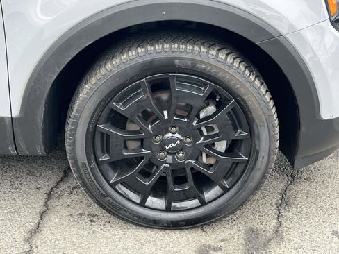 Used 2022 Kia Telluride SX w/ SX Prestige Package image 8