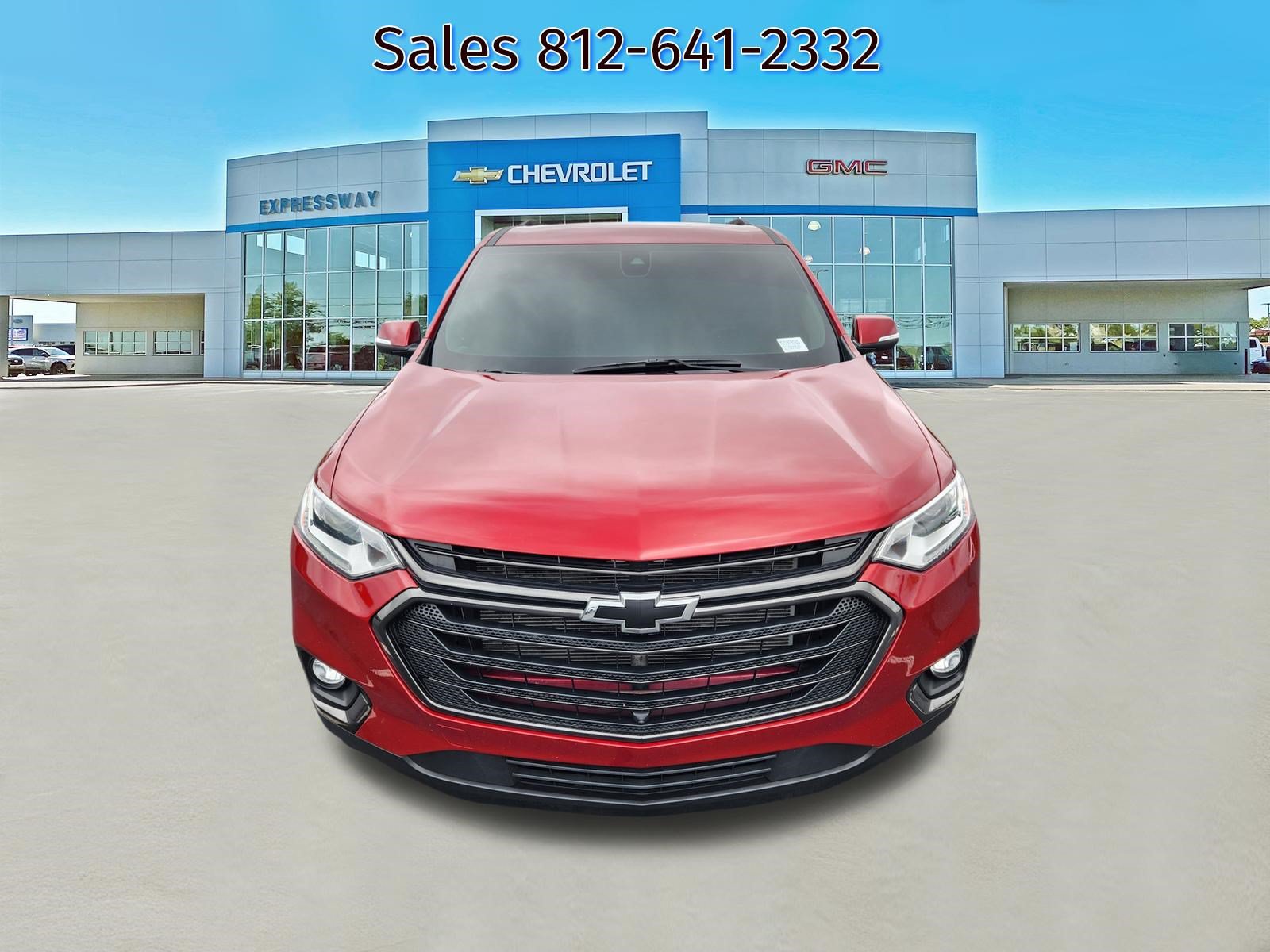 Used 2021 Chevrolet Traverse RS FWD image 2