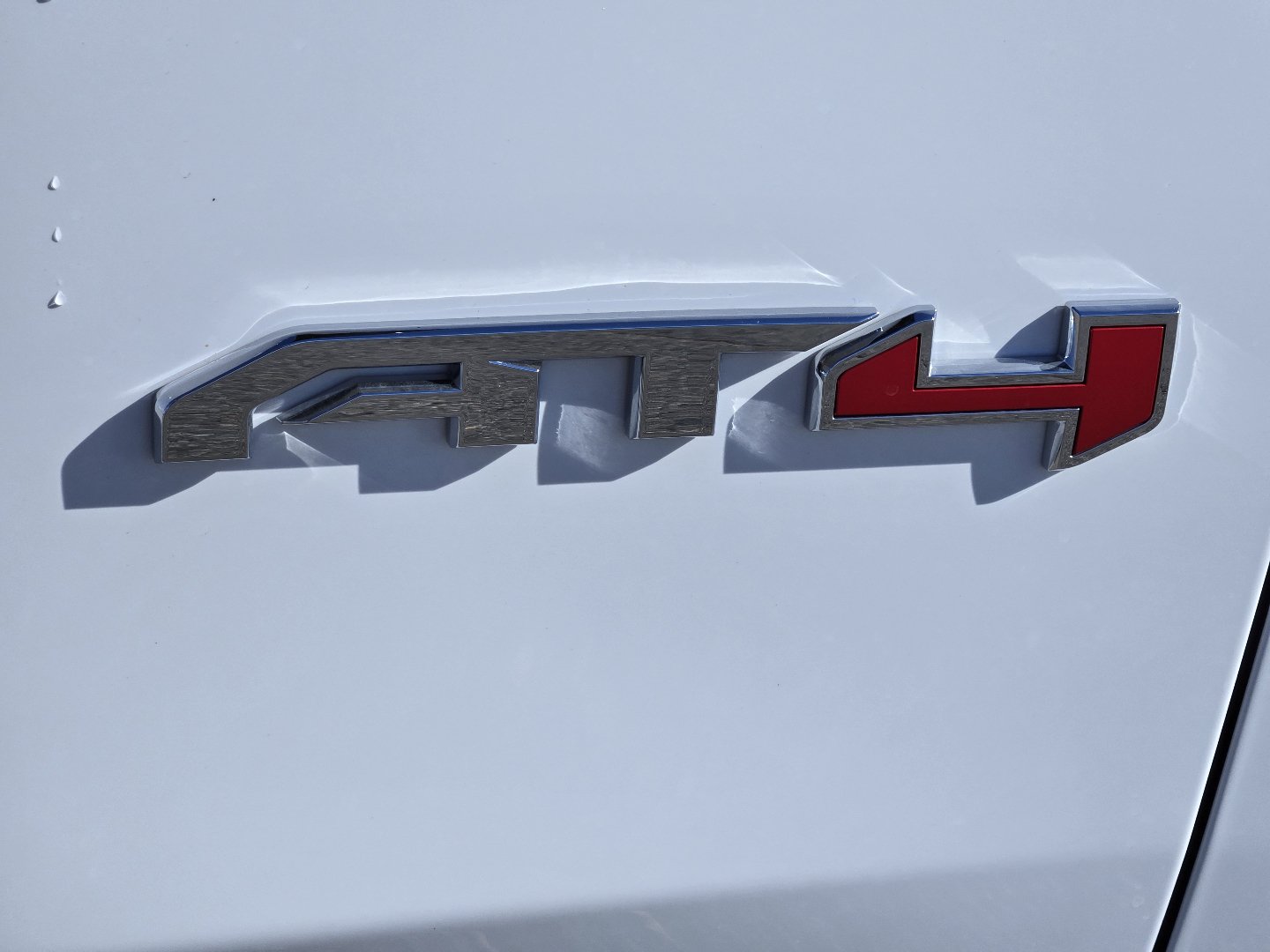 Used 2026 GMC Yukon XL AT4 w/ AT4 Premium Plus Package AWD/4WD image 2