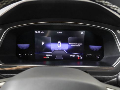 Used 2023 Volkswagen Tiguan SE R-Line image 27