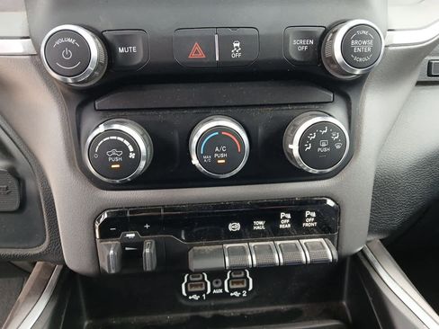 Used 2024 RAM 2500 Big Horn w/ Off Road Package AWD/4WD image 33