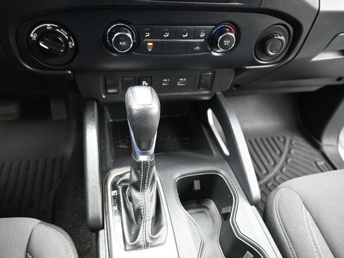 Used 2022 Nissan Frontier SV w/ Technology Package image 16