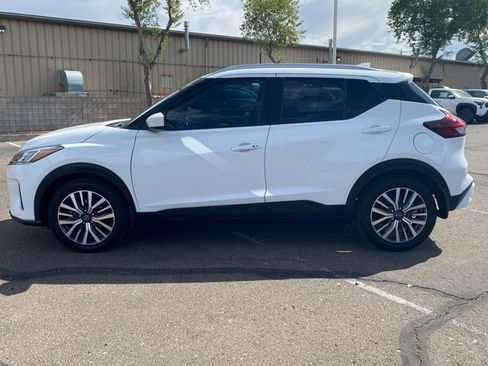 Used 2024 Nissan Kicks SV FWD image 10